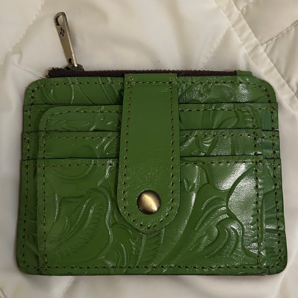 Patricia Nash Leather Wallet Multiple Card Slots Zippered Coin Pocket Green